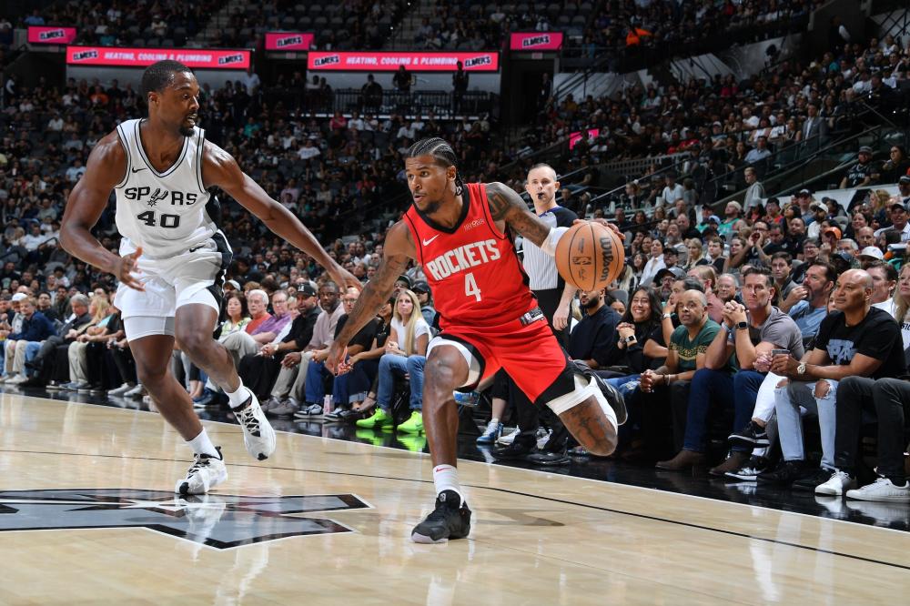 现场视角：林良铭“爆头”卡迪什后，沙特球员抱头捂脸不敢看.