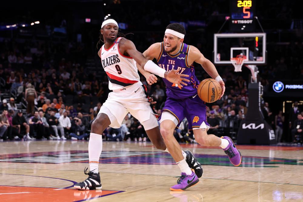 迪马：瓦尔迪抵达米兰机场&50名球迷接机，随后将签约克雷莫内塞